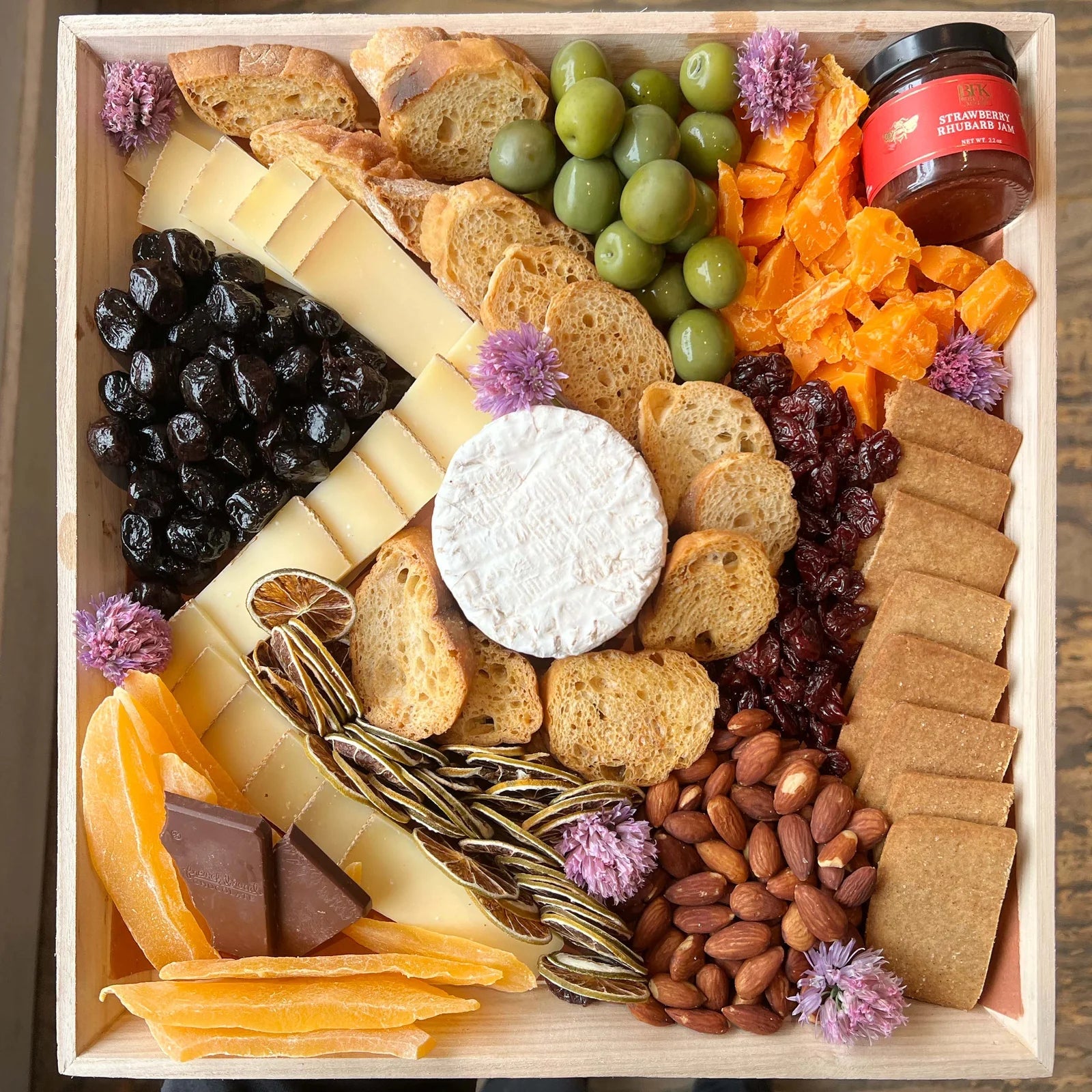 Beginner Hosting Hacks for the Perfect Party: The Centerpiece - BKLYN Larder