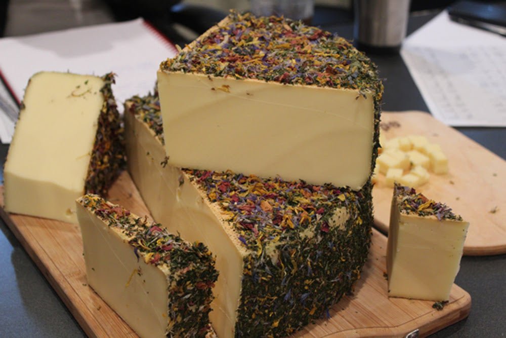 Käse Rebellen Hayflower 1 LB - BKLYN Larder